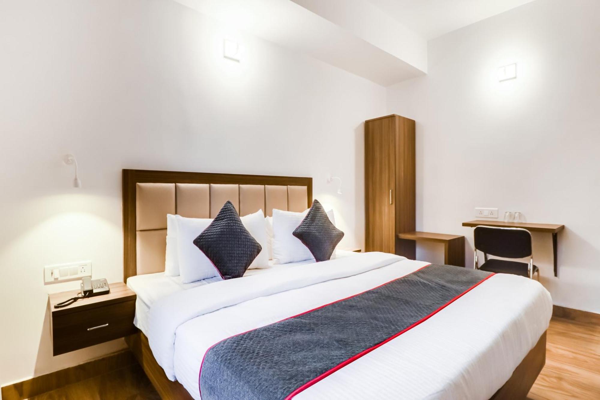 Townhouse Townhouse Clark Inn باتنا المظهر الخارجي الصورة