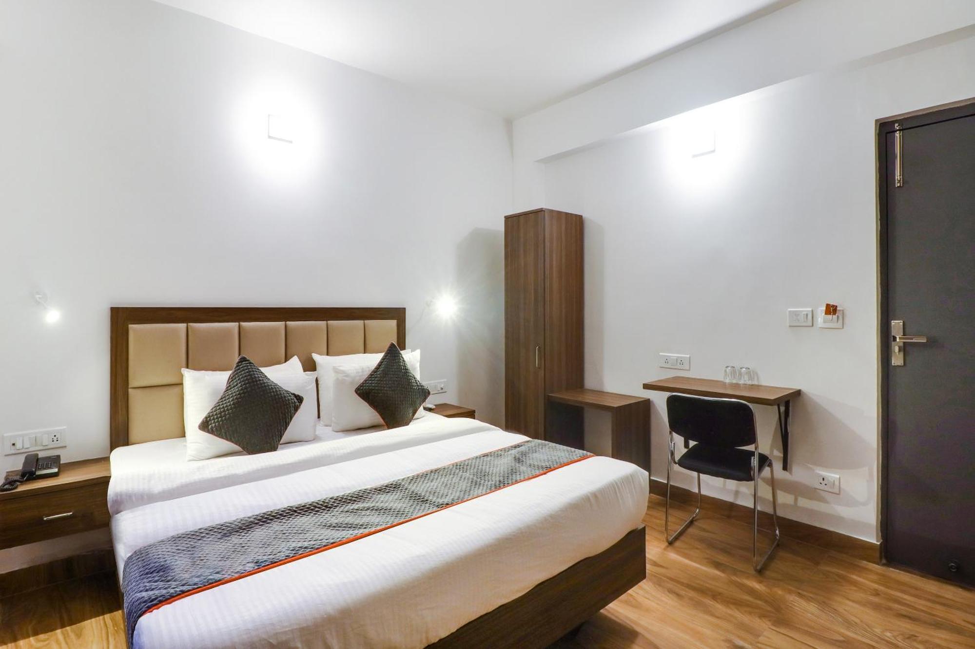 Townhouse Townhouse Clark Inn باتنا المظهر الخارجي الصورة