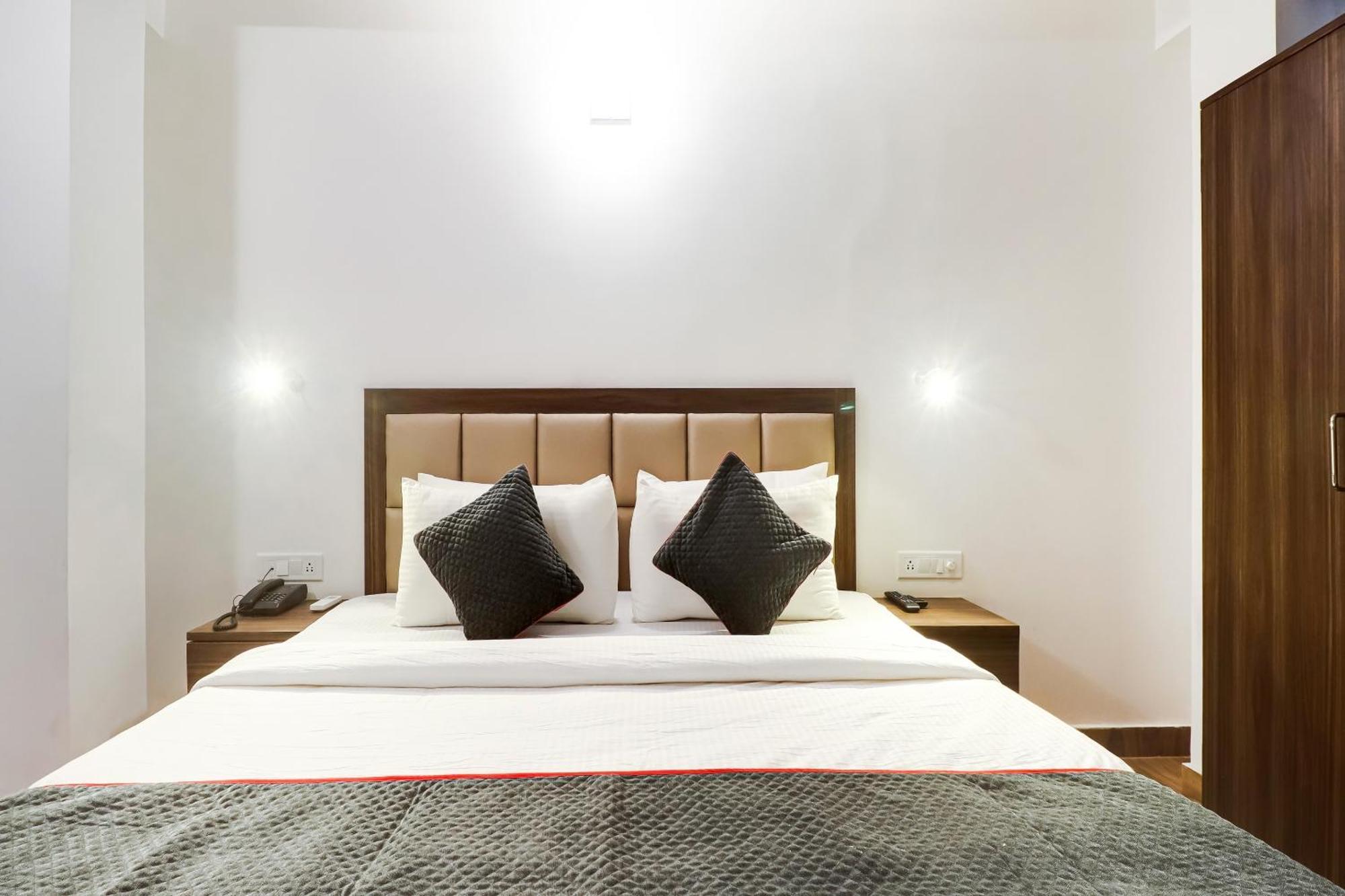 Townhouse Townhouse Clark Inn باتنا المظهر الخارجي الصورة